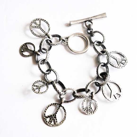 NEW Lucky Brand Silver Hammered Steel Peace Sign Charm Bracelet - Picture 3 of 5